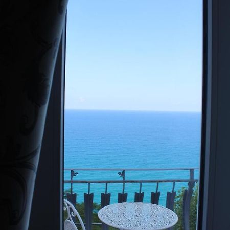 فندق Ellysblue بيتسو المظهر الخارجي الصورة